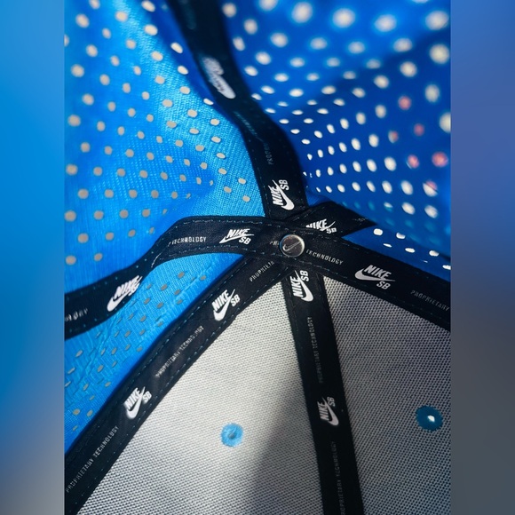 Nike SB Performance Pro Dri-FIT Trucker Hat - Picture 7 of 7